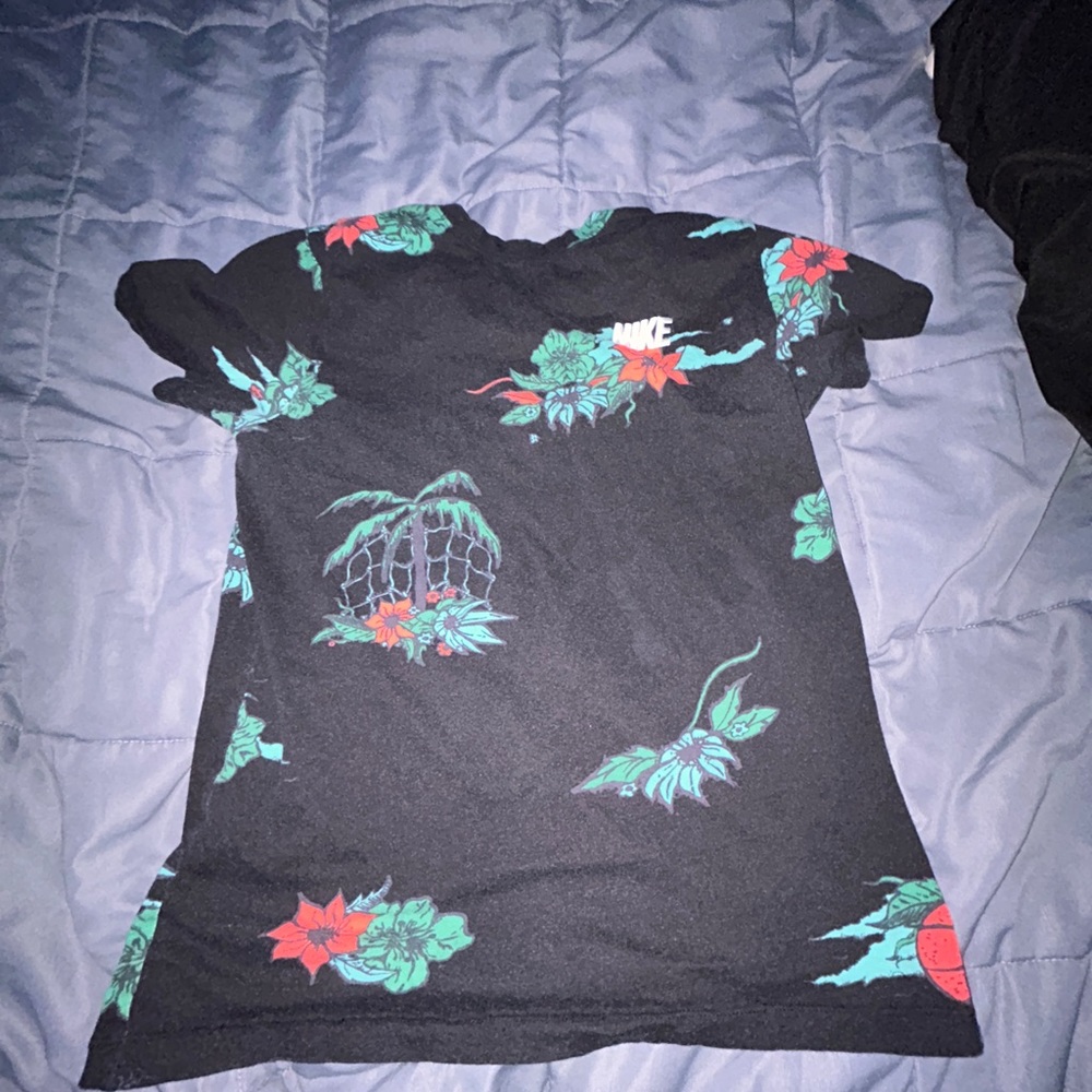 Black Nike T shirt